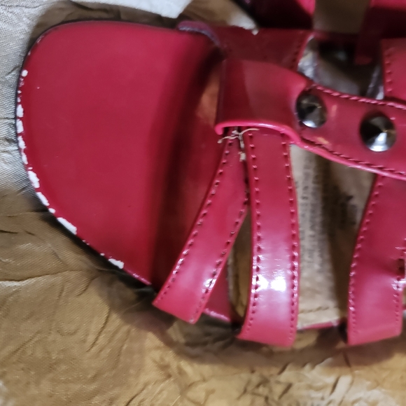 Alia Red Sandals - Picture 6 of 8